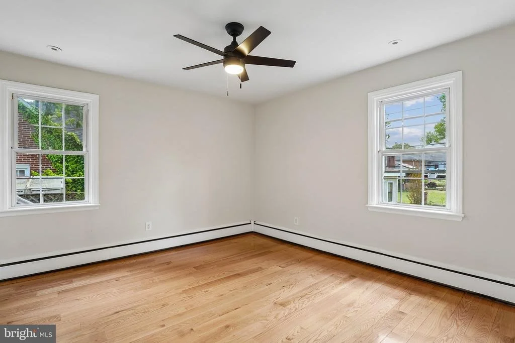 Photo of 527 FOREST VIEW ROAD