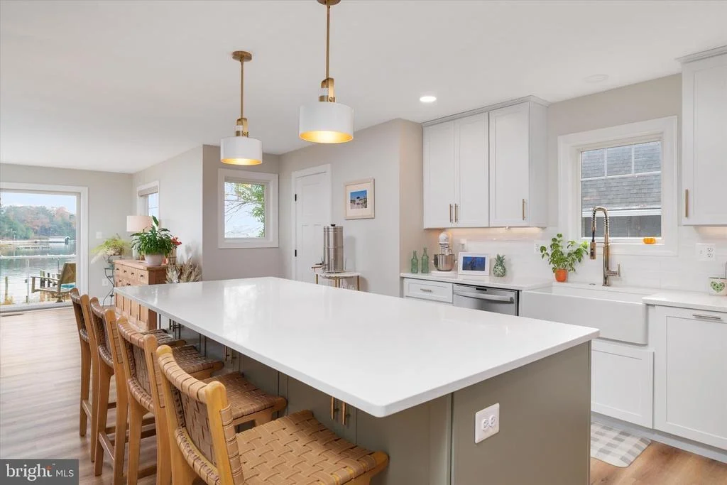 Photo of 394 NORTH DRIVE