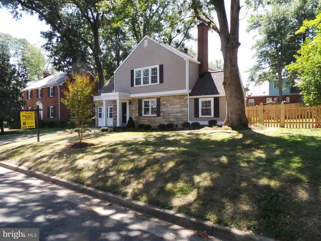 Photo of 1508 OAKCREST DRIVE