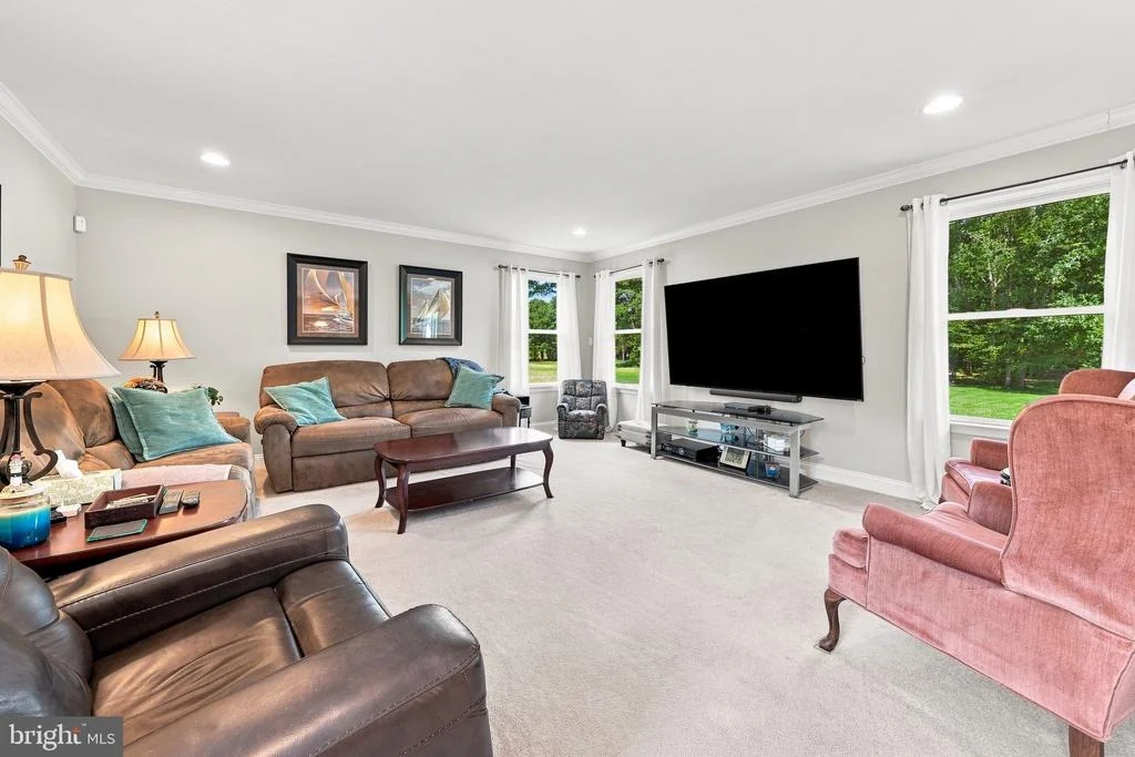 Photo of 646 ALBERTSON ROAD