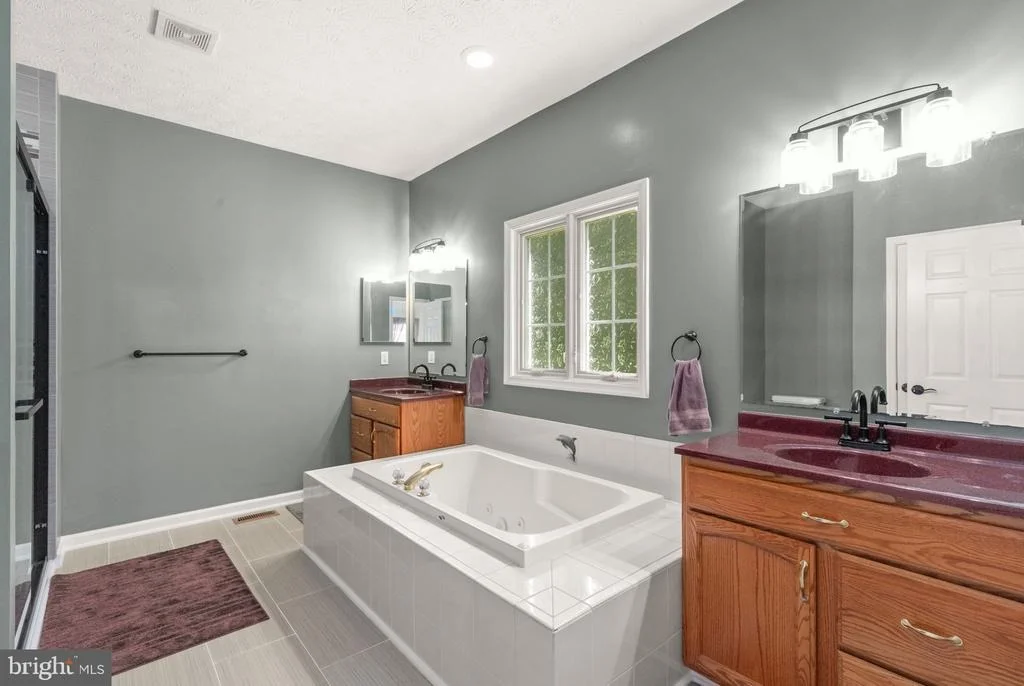 Photo of 32 HAMILTON