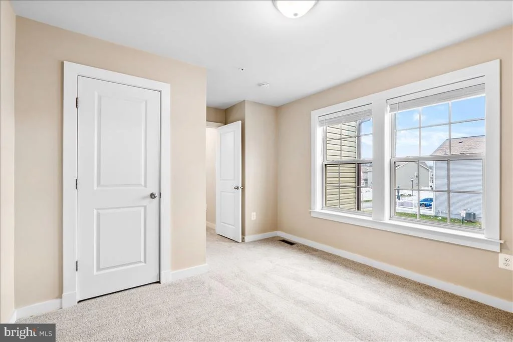 Photo of 1010 SAXTON DRIVE