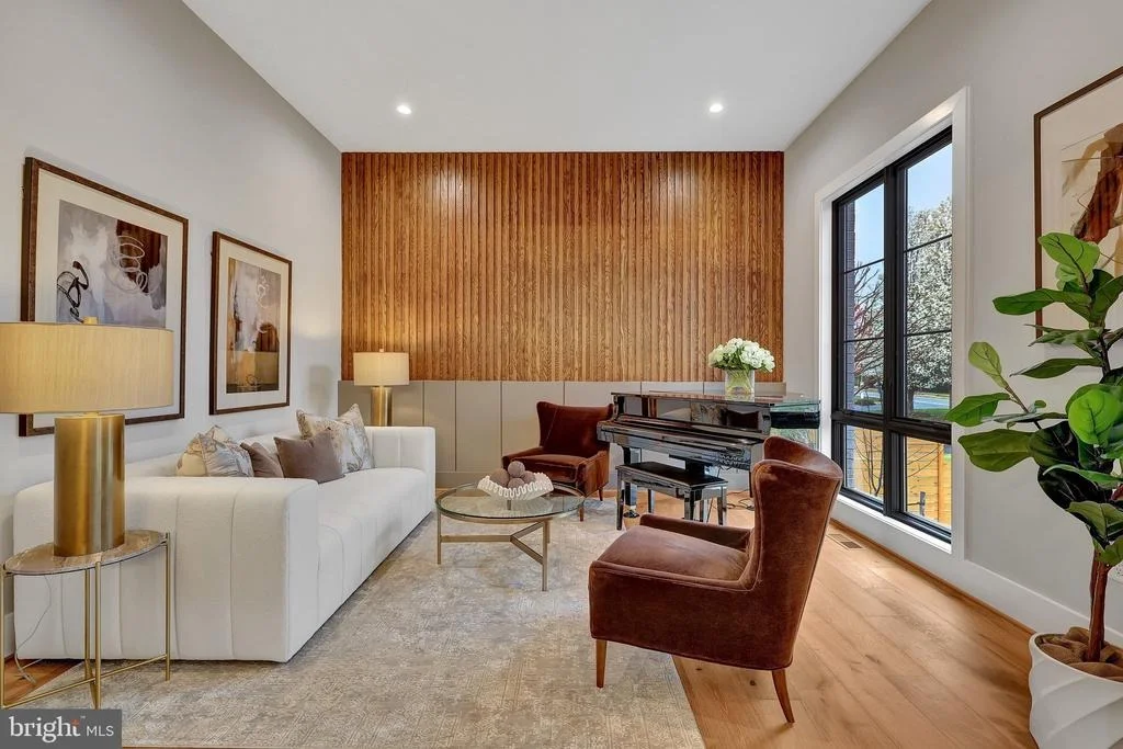 Photo of 1100 BALLS HILL ROAD