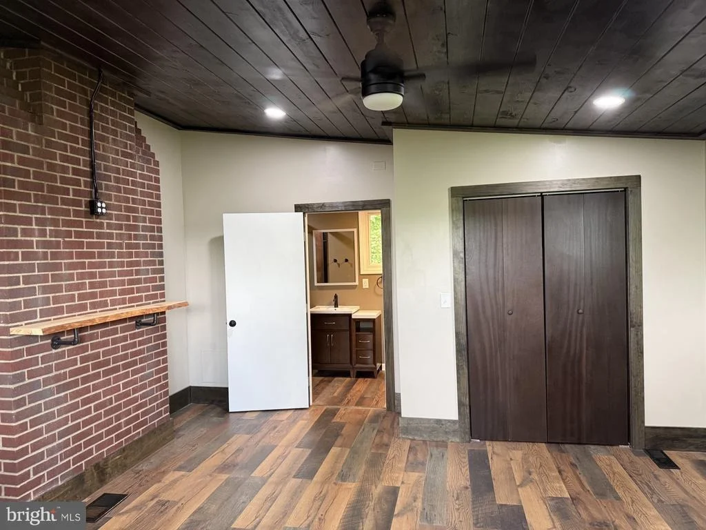Photo of 32 FAIRFAX DRIVE