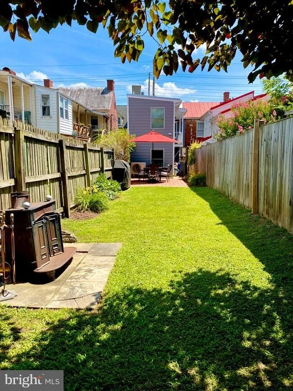 Photo of 37 E 5TH STREET