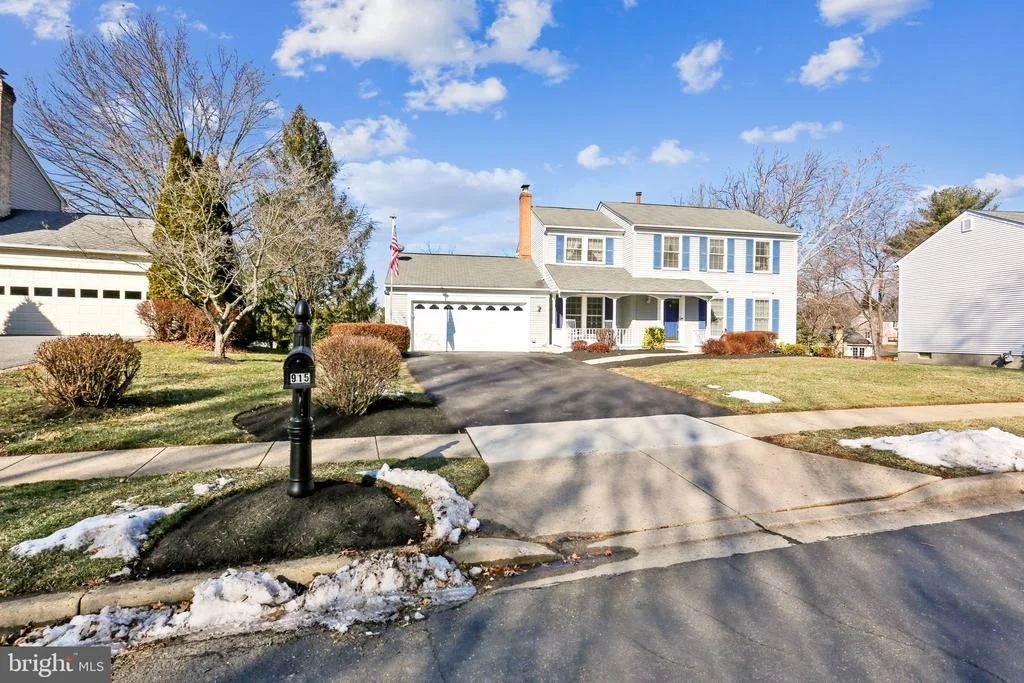Photo of 915 POINTER RIDGE DRIVE