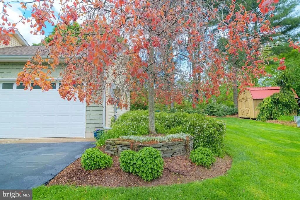Photo of 30390 E MILL RUN