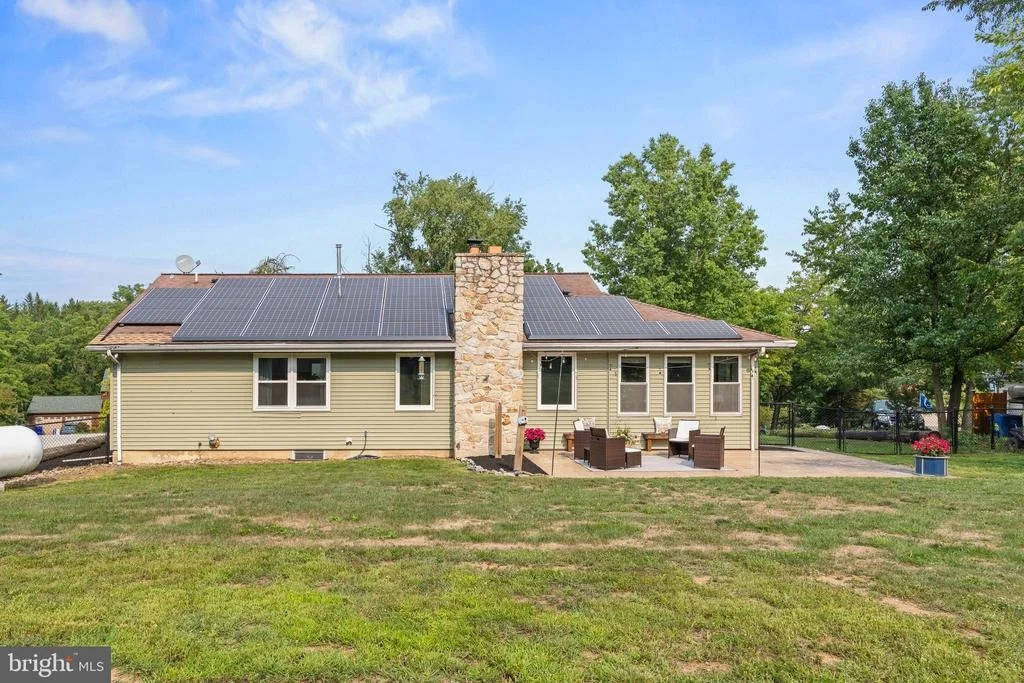 Photo of 223 PINEVIEW DRIVE