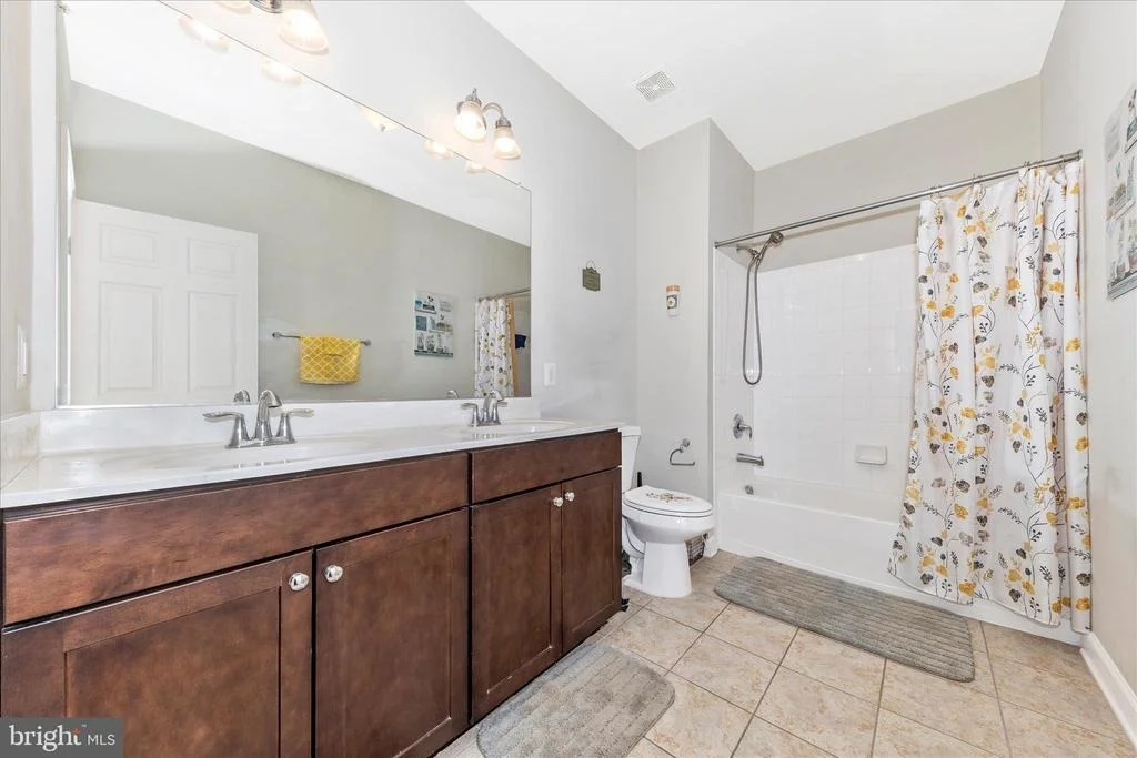 Photo of 825 HOLDEN ROAD