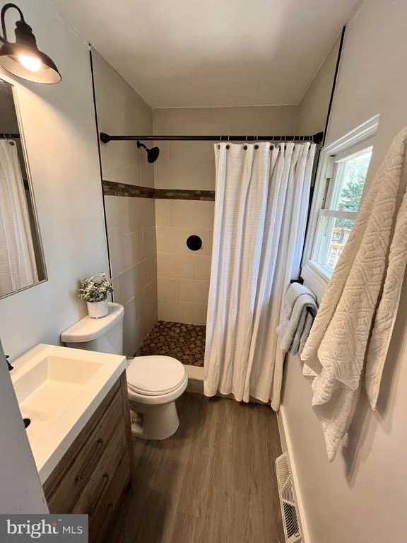 Photo of 1363 MOYER ROAD