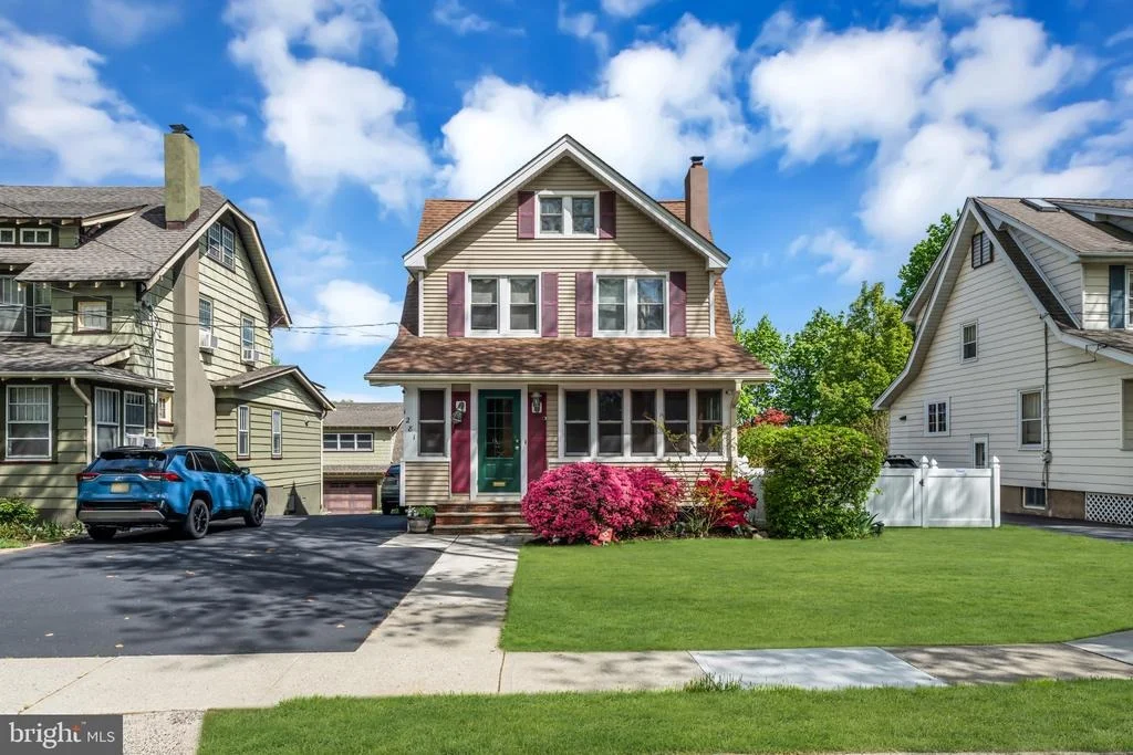Photo of 1281 LONGFELLOW AVE