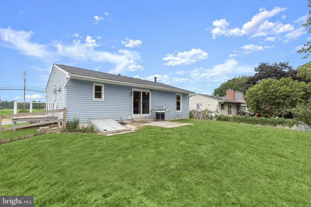 Photo of 818 UNIONTOWN ROAD