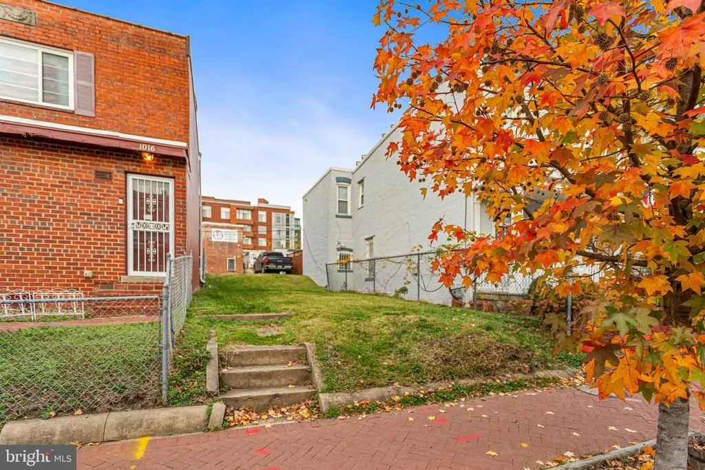Photo of 1018 4TH STREET NE