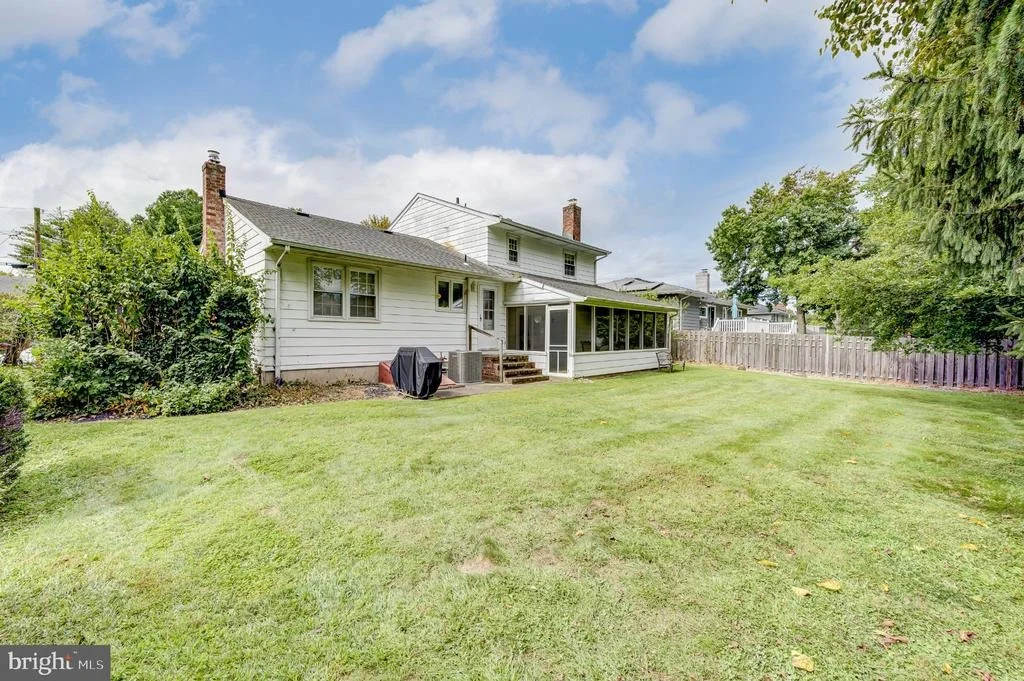 Photo of 10 PASADENA DRIVE