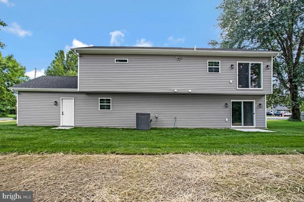 Photo of 10 POPLAR LANE