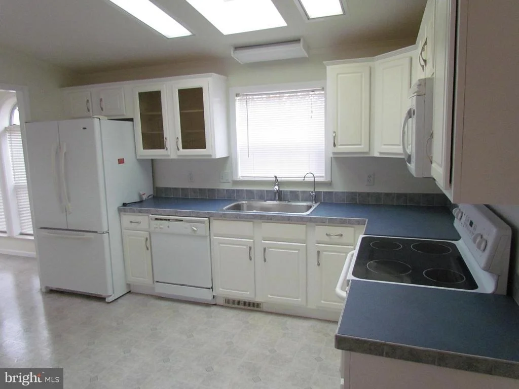 Photo of 402 MOORE PLACE