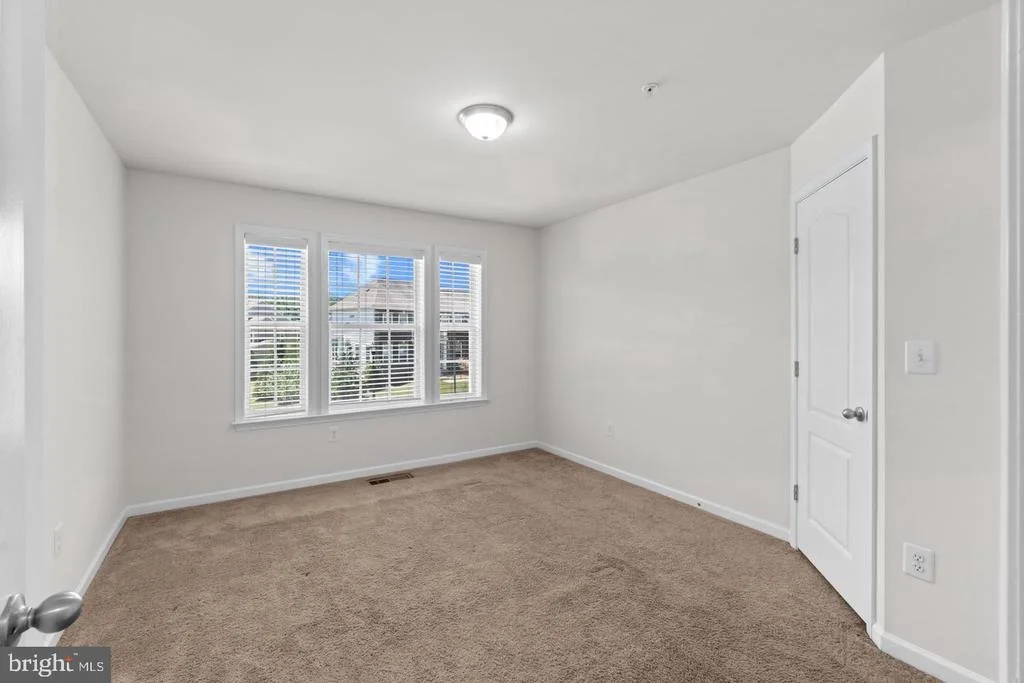 Photo of 9613 MANOR OAKS VIEW