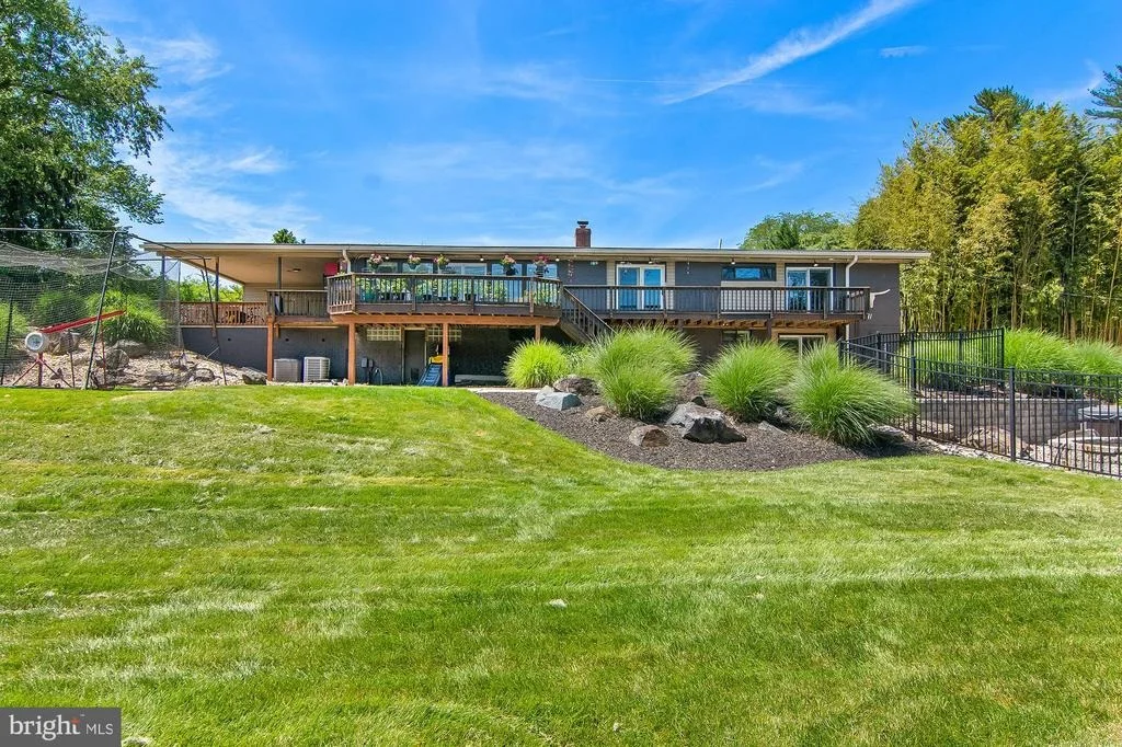Photo of 6105 IVYMOUNT ROAD