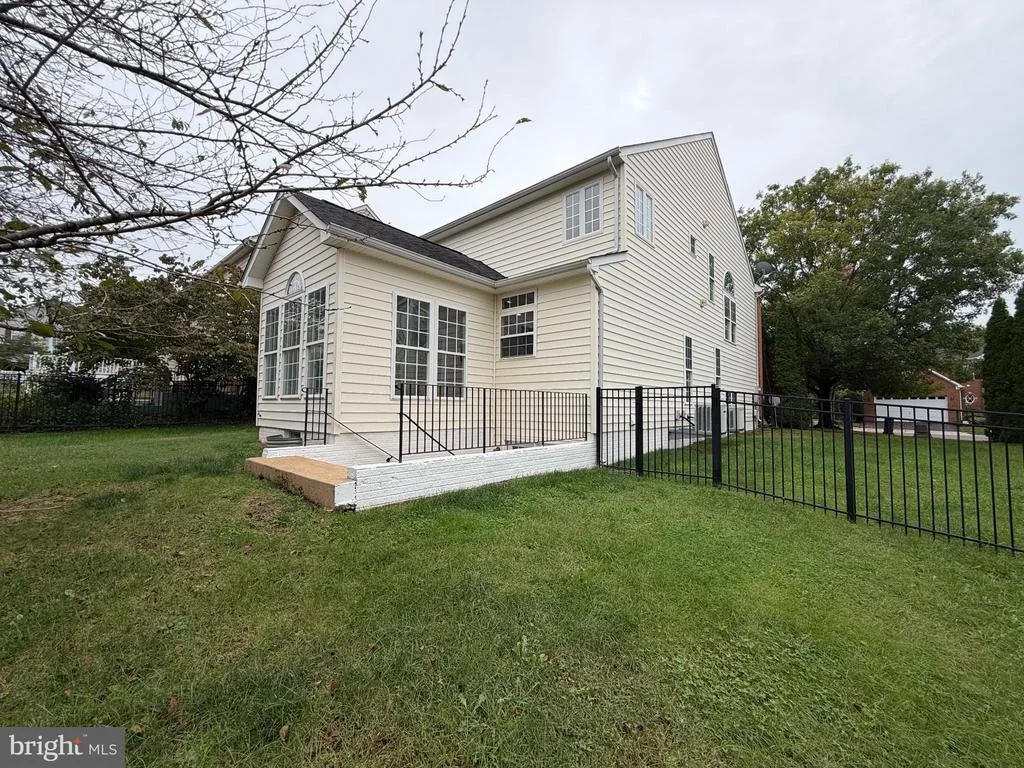Photo of 14066 CLATTERBUCK LOOP