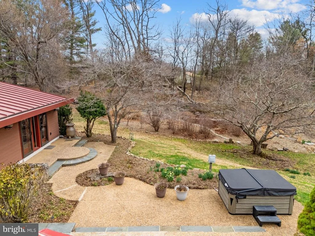 Photo of 3850 COBBLER MOUNTAIN ROAD