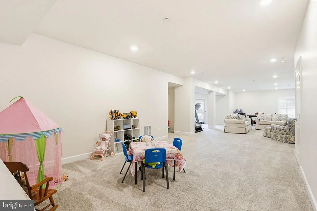 Photo of 3816 FULHAM ROAD