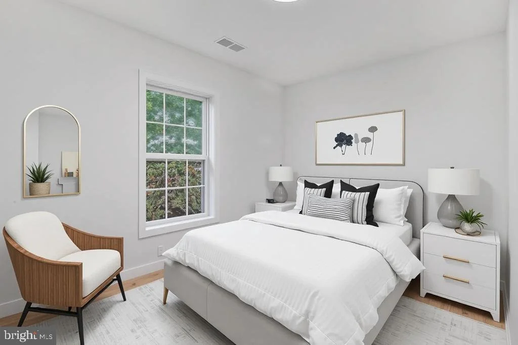 Photo of 905 HANOVER STREET