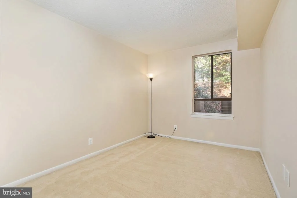 Photo of Unit 901B at 11650 STONEVIEW SQUARE