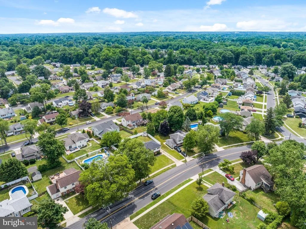 Photo of 52 LONGWOOD DRIVE