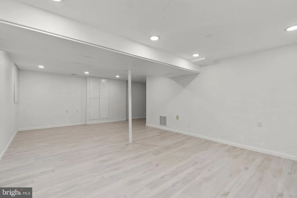 Photo of 8064 RED JACKET WAY