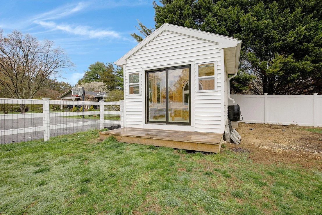 Photo of 818 CEDARCROFT DRIVE