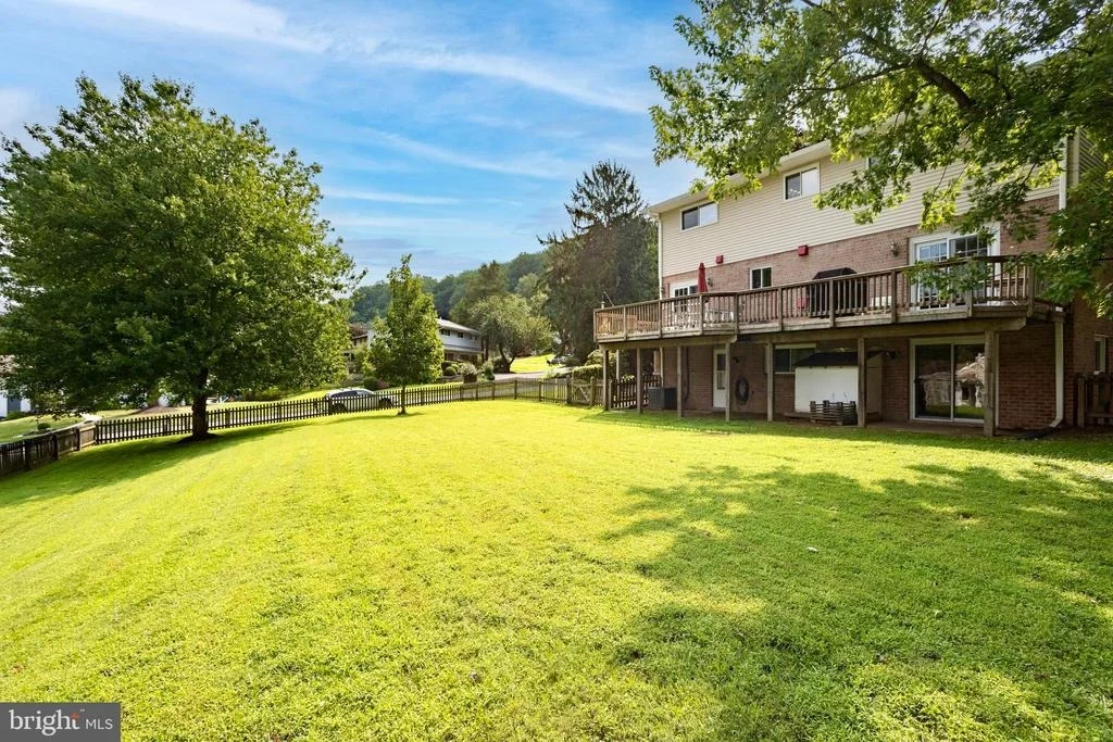 Photo of 2400 SUGARCONE ROAD
