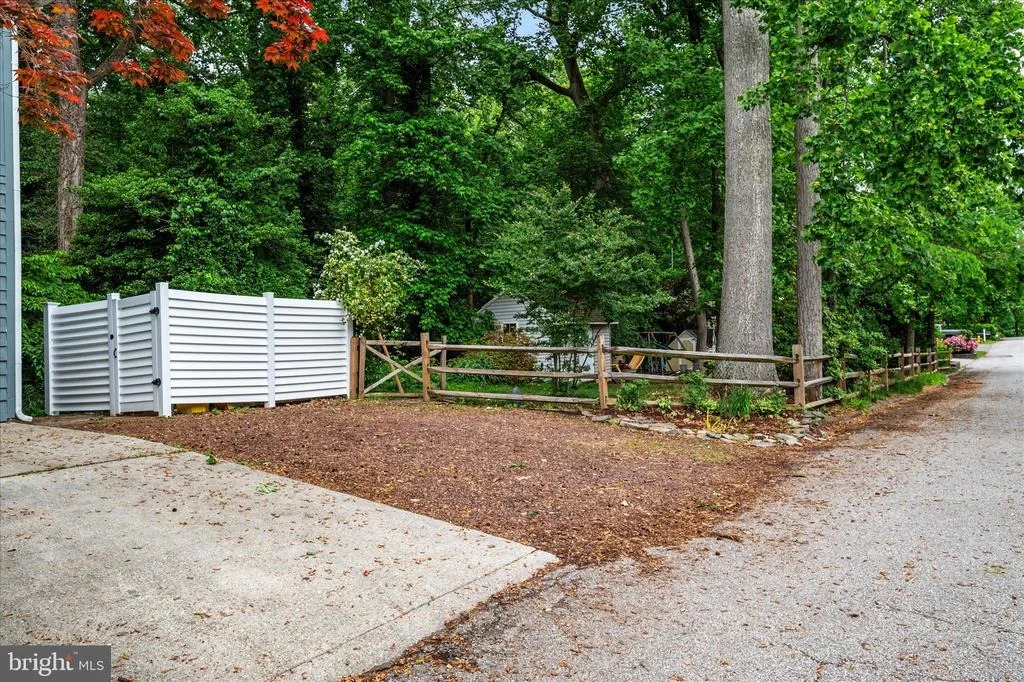 Photo of 934 N FOREST TRAIL