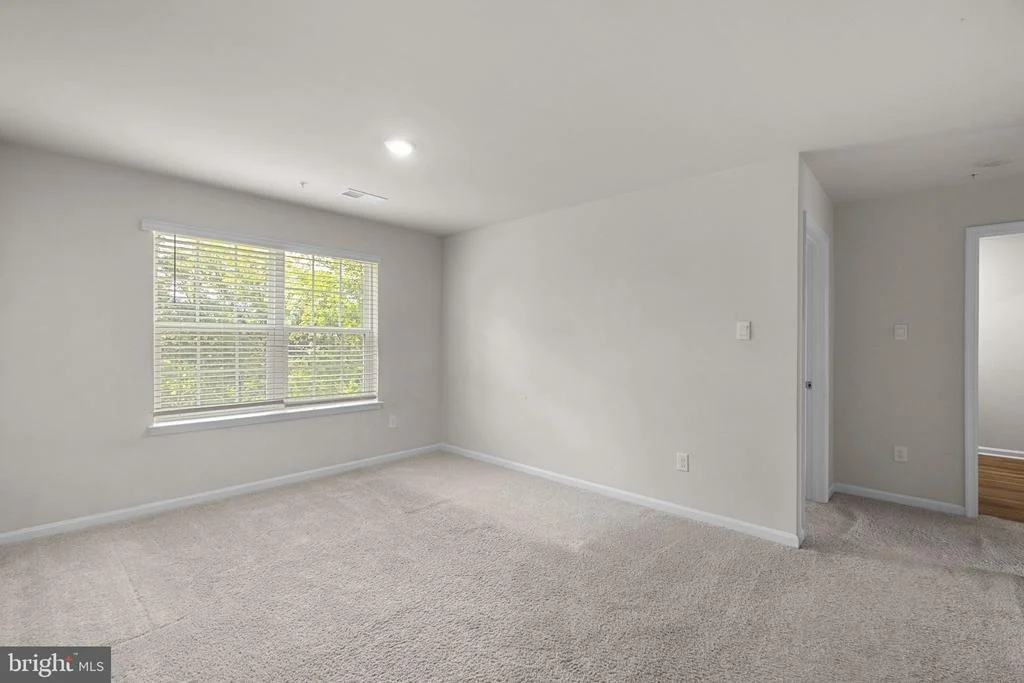 Photo of 2070 POMONA WAY