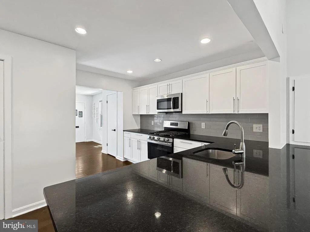 Photo of 1204 PARRISH DRIVE