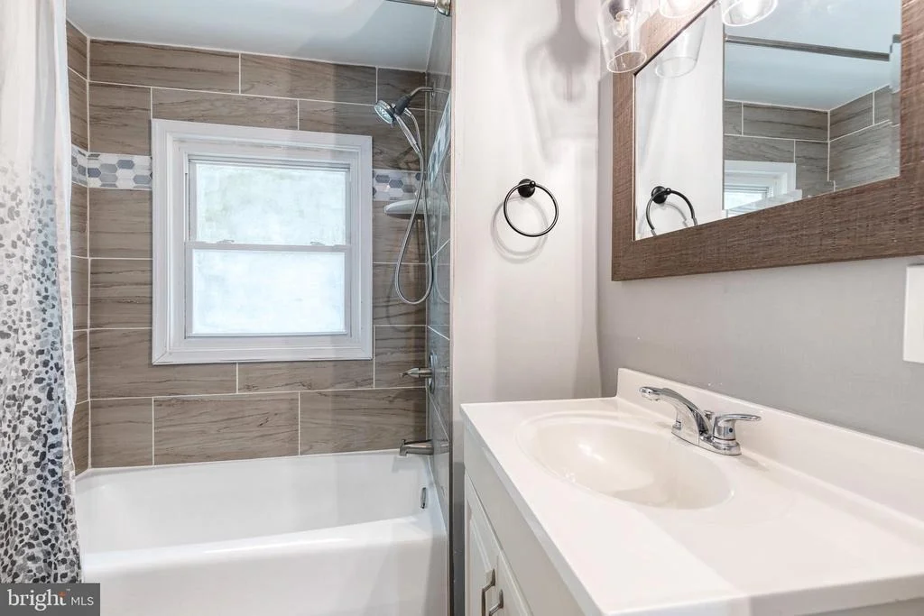 Photo of 5820 HERON DRIVE