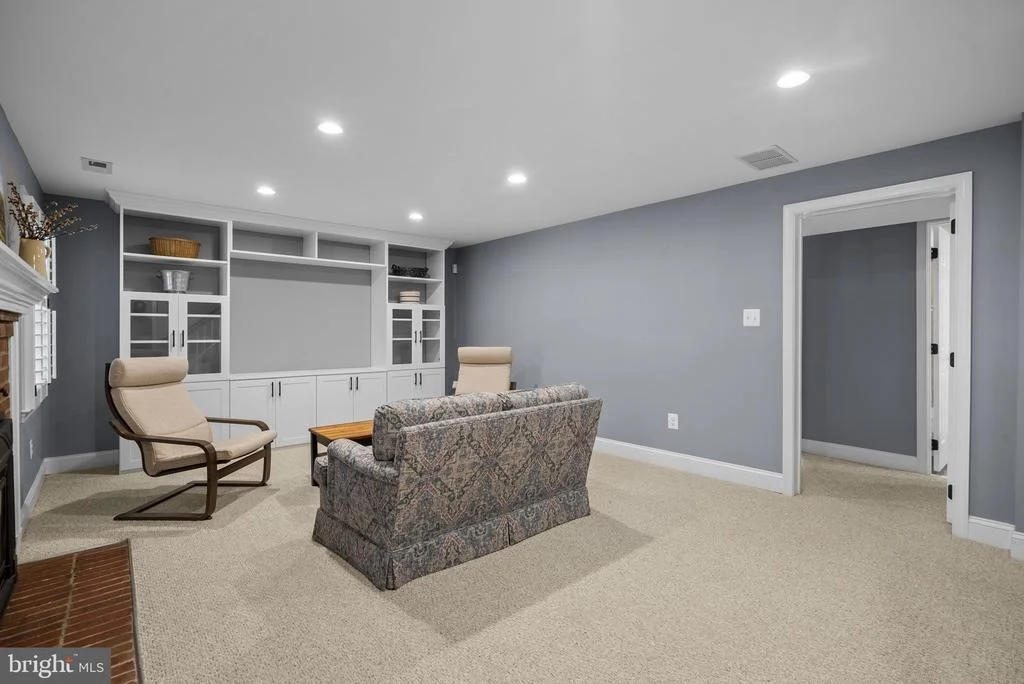 Photo of 710 WOODSIDE PARKWAY