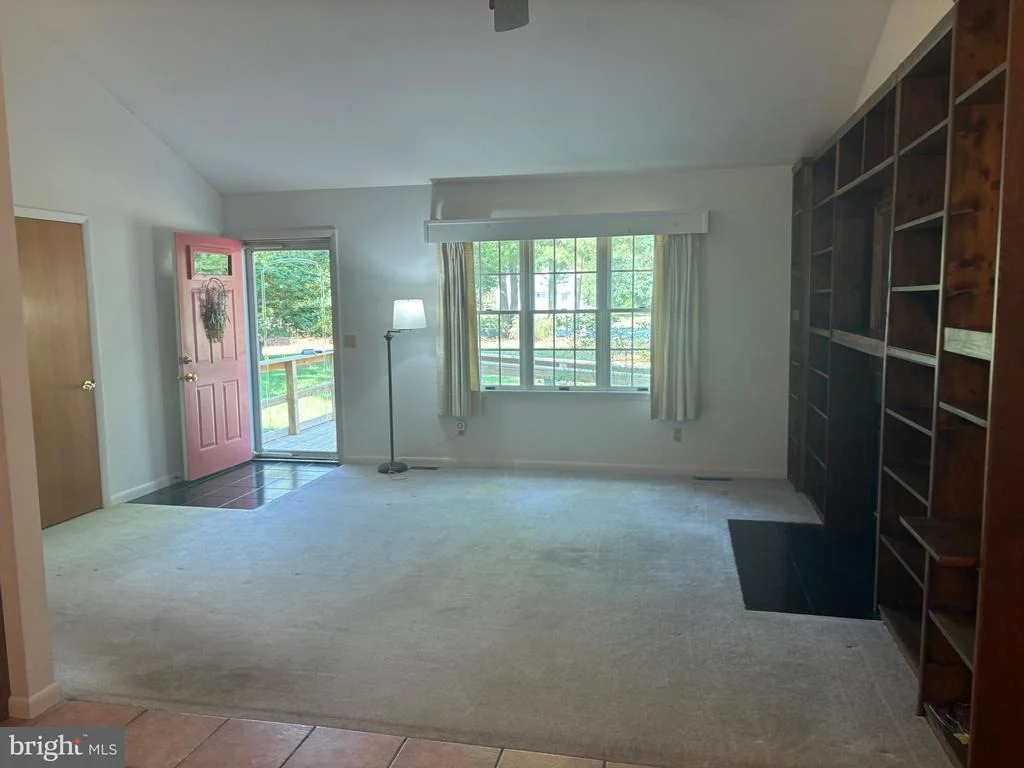 Photo of 207 THRASHER WAY