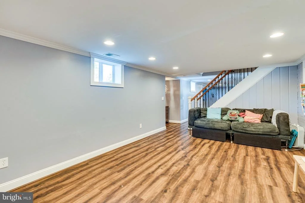 Photo of 8993 MEADOWVIEW DRIVE