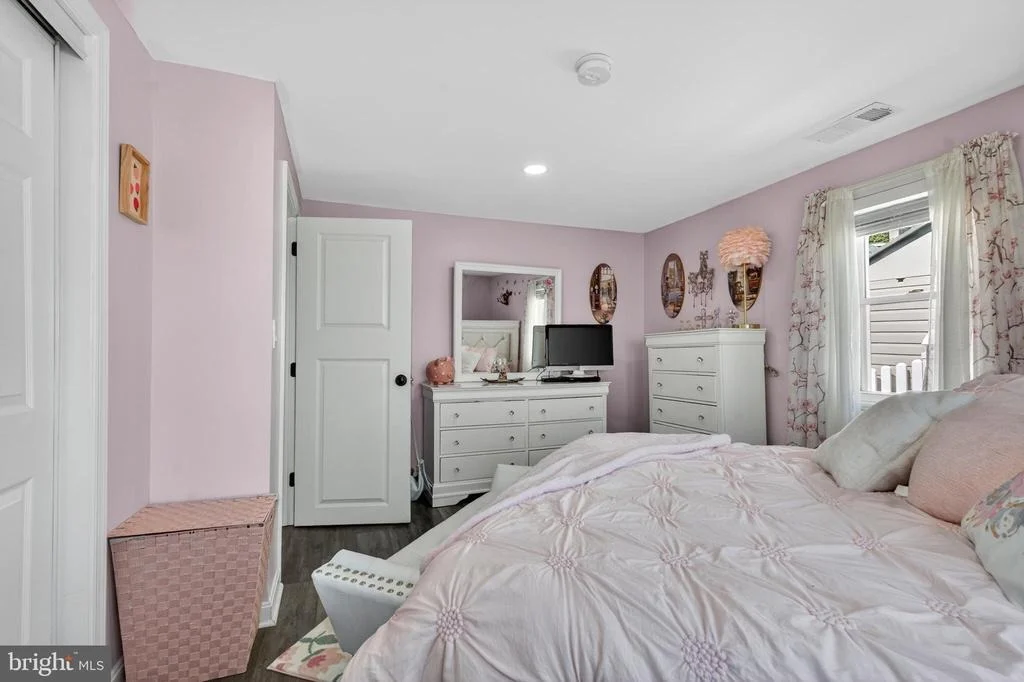 Photo of 6704 RIVER DRIVE ROAD