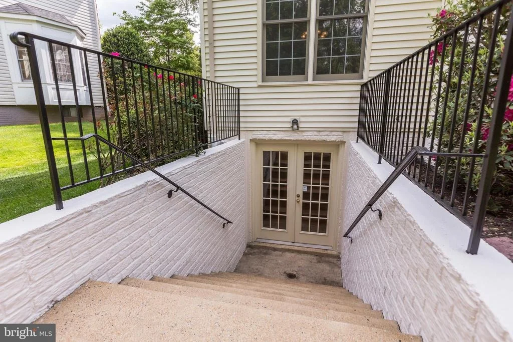Photo of 1833 FOXSTONE DRIVE