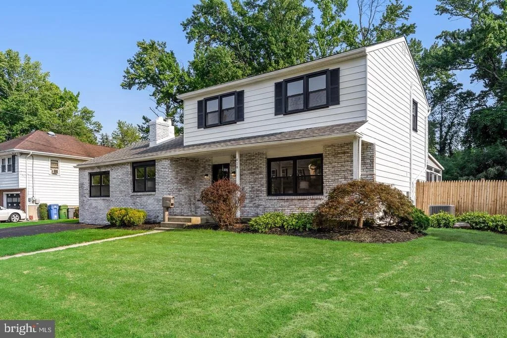 Photo of 418 KINGSTON DRIVE