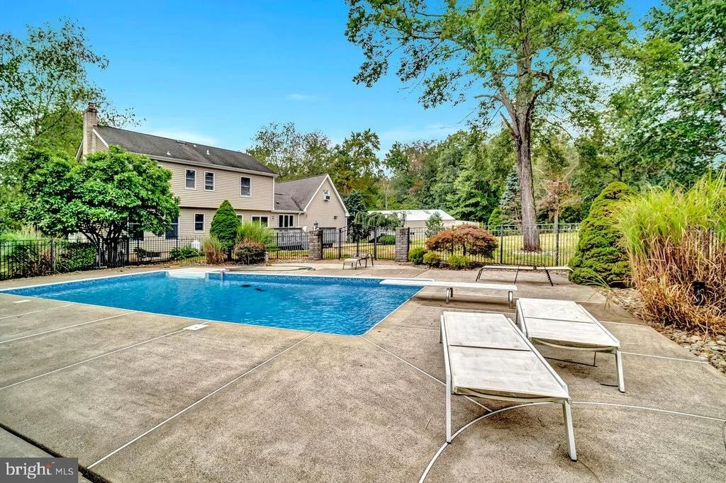 Photo of 526 COUNTY ROAD 579