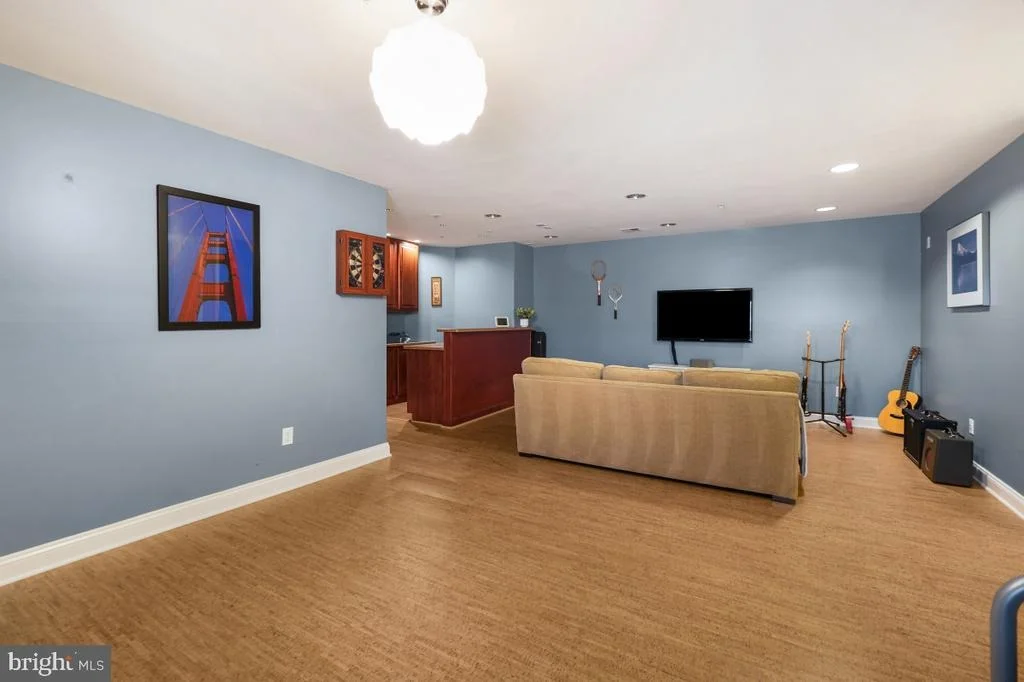 Photo of 412 SILVER SPRING AVENUE