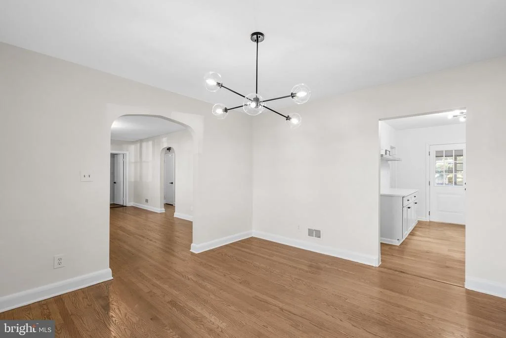 Photo of 531 FOREST VIEW ROAD