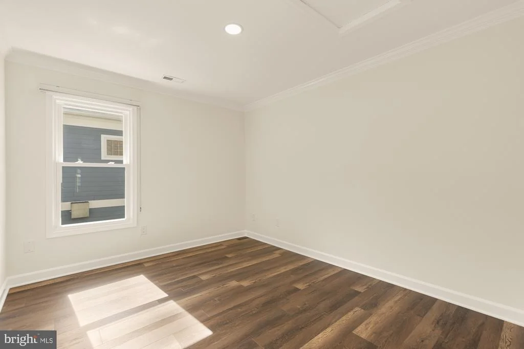 Photo of 1505 SPRING VALE AVENUE