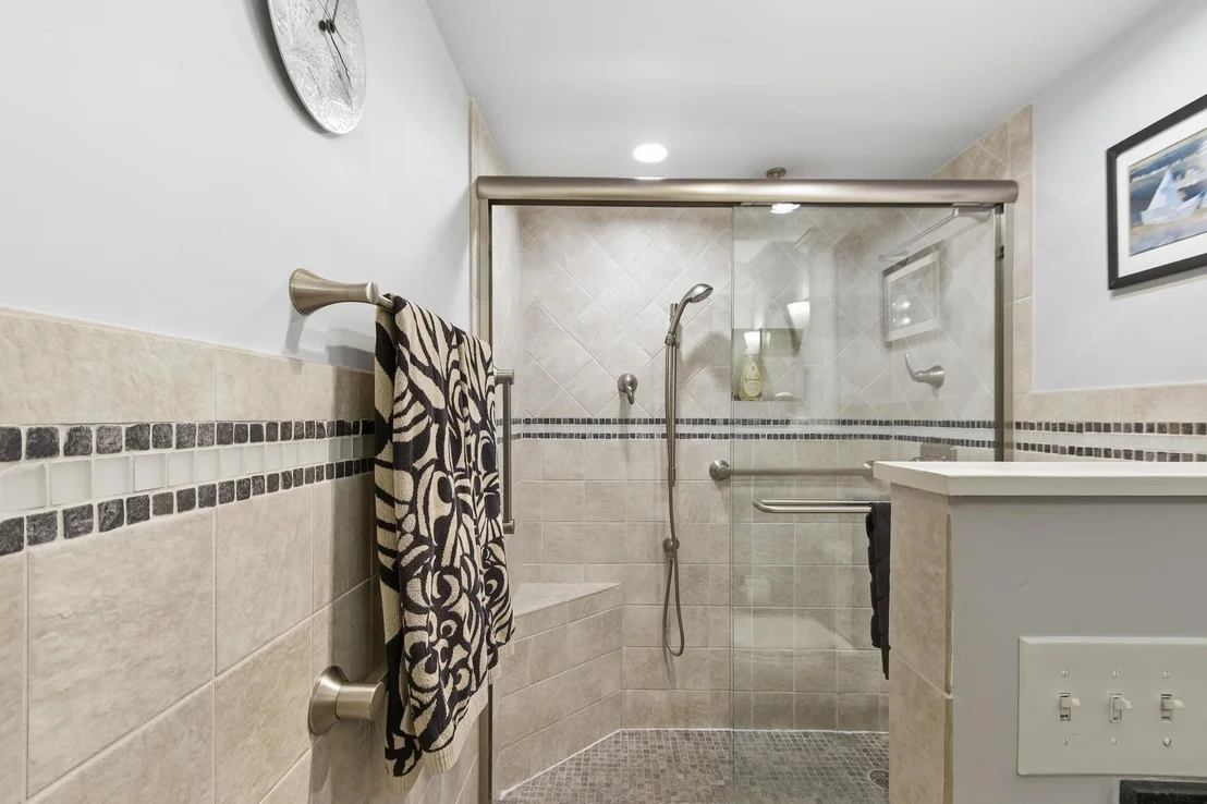 Photo of Unit 714 at 5902 MOUNT EAGLE DRIVE