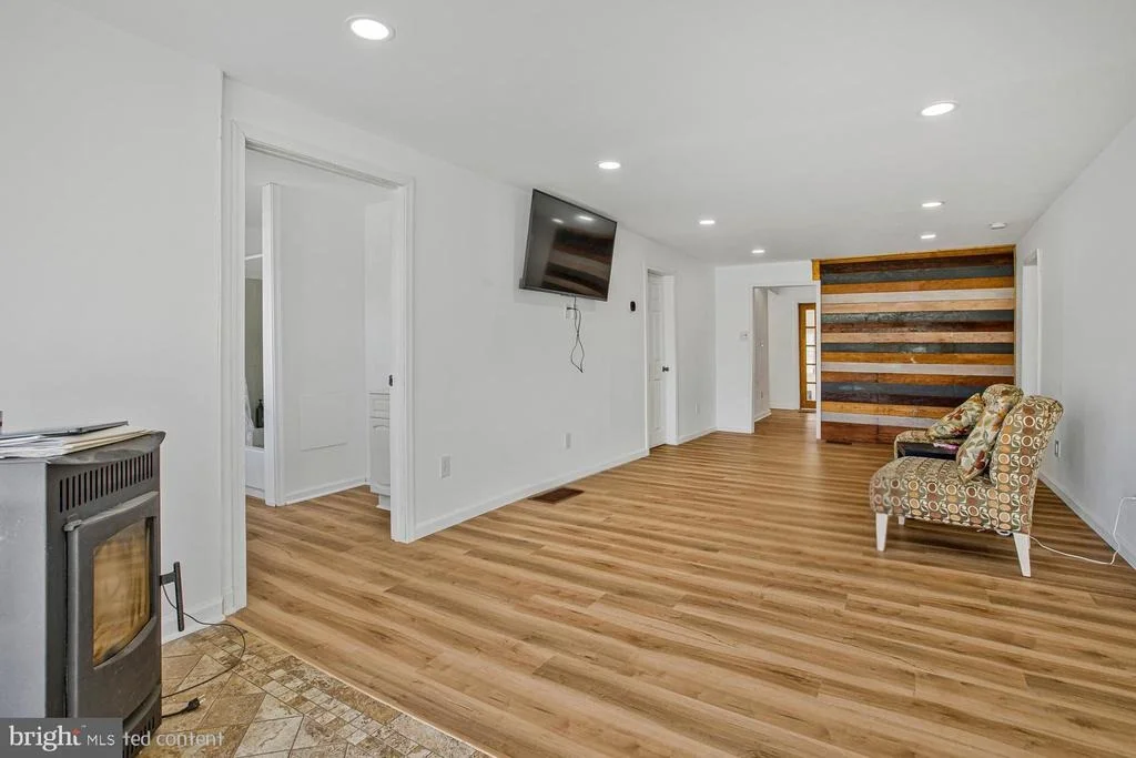 Photo of 7801 WATERVIEW