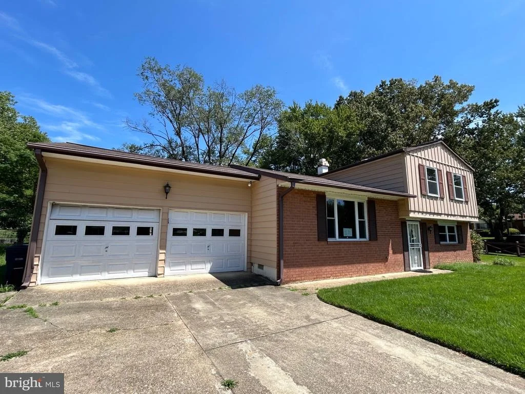 Photo of 9512 SMALL DRIVE