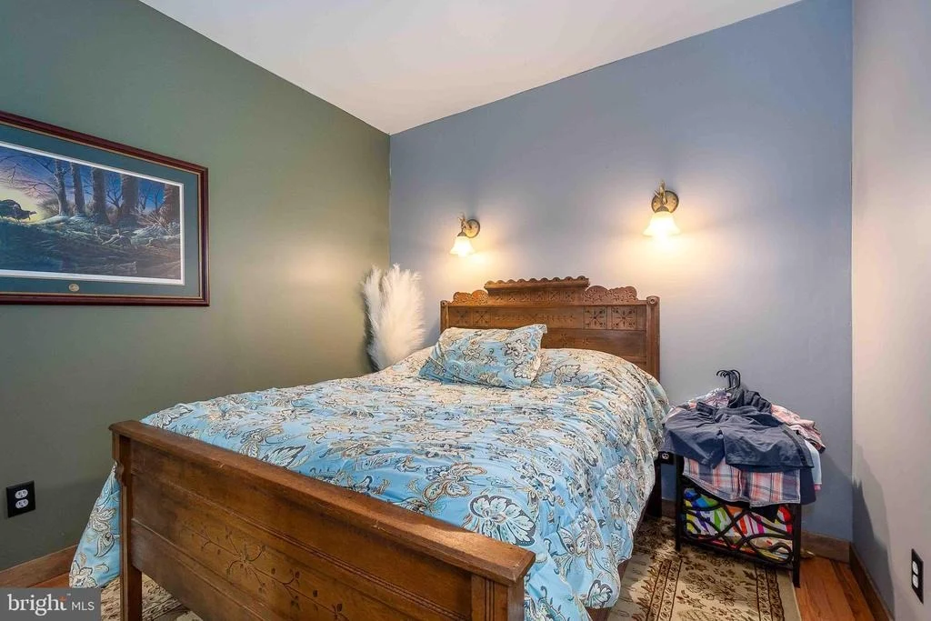Photo of 995 BETTS LANE