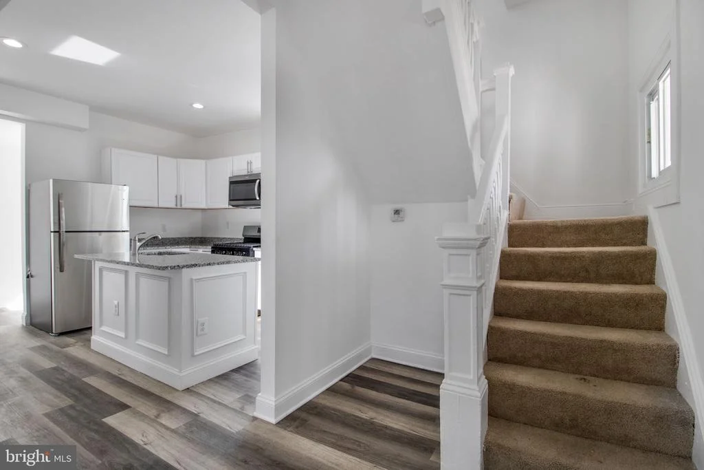 Photo of 5327 HAMLIN AVENUE